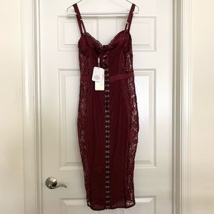 Gorgeous fitting lace and satin dress